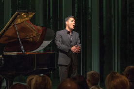 Nicholas Phan, tenor<br />
Myra Huang, piano<br />
Union College